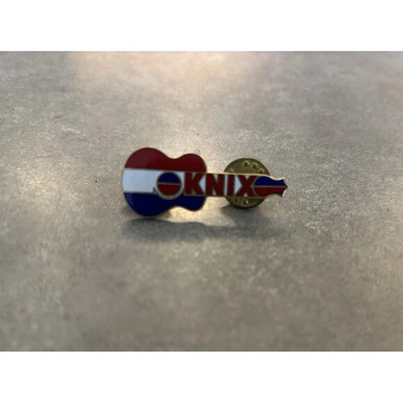 VTG KNIX Phoenix Arizona 102.5 Radio Guitar Country Music Brass Metal Lapel Pin - Picture 1 of 2